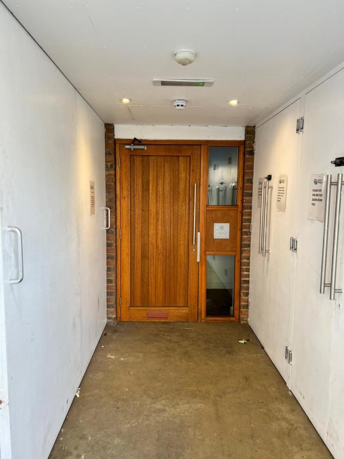 Lovely 1 Bedroom Apartment In South East Лондон Екстериор снимка